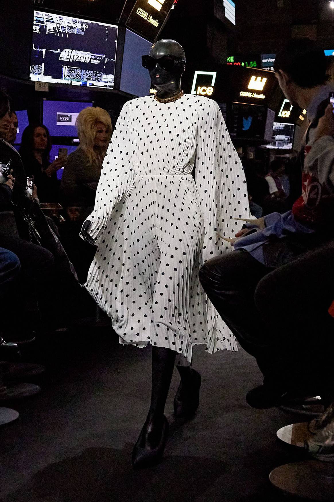 Photo Credits: Balenciaga, desfile de presentación de la colección de primavera Spring 23. Imagen a través de la página web oficial de la marca.