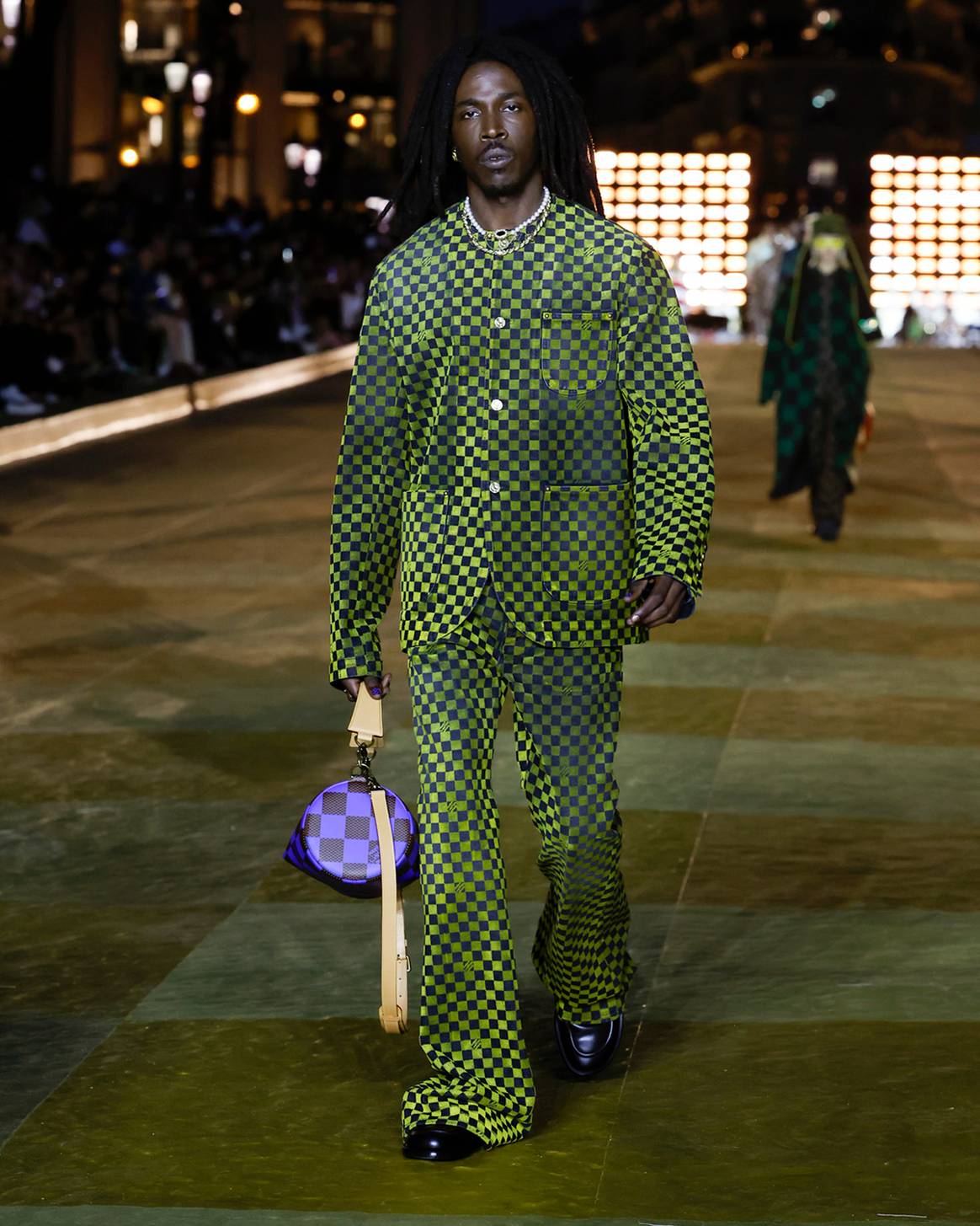 Het debuut van Pharrell Williams voor Louis Vuitton. Beelden via Louis Vuitton