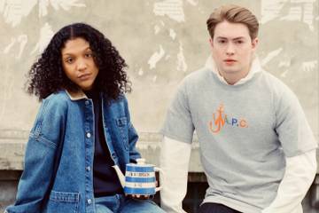 A.P.C. et JW Anderson signent une collection inspirée de la performance « I Love America and America Loves Me »