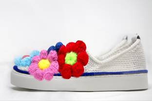 Amrose, la stratégie d’une marque de sneakers en crochet