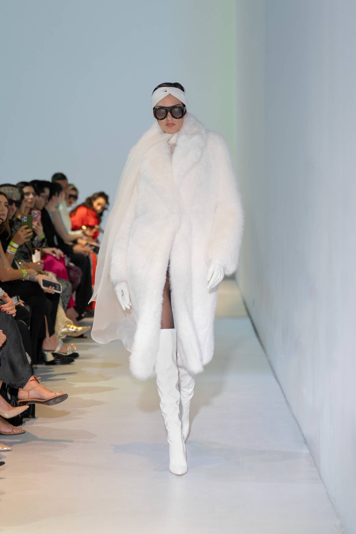 El faux fur protagonizó la noche.