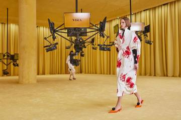 Prada deslumbra con el “baile de debutantes” de Miuccia Prada y Raf Simons