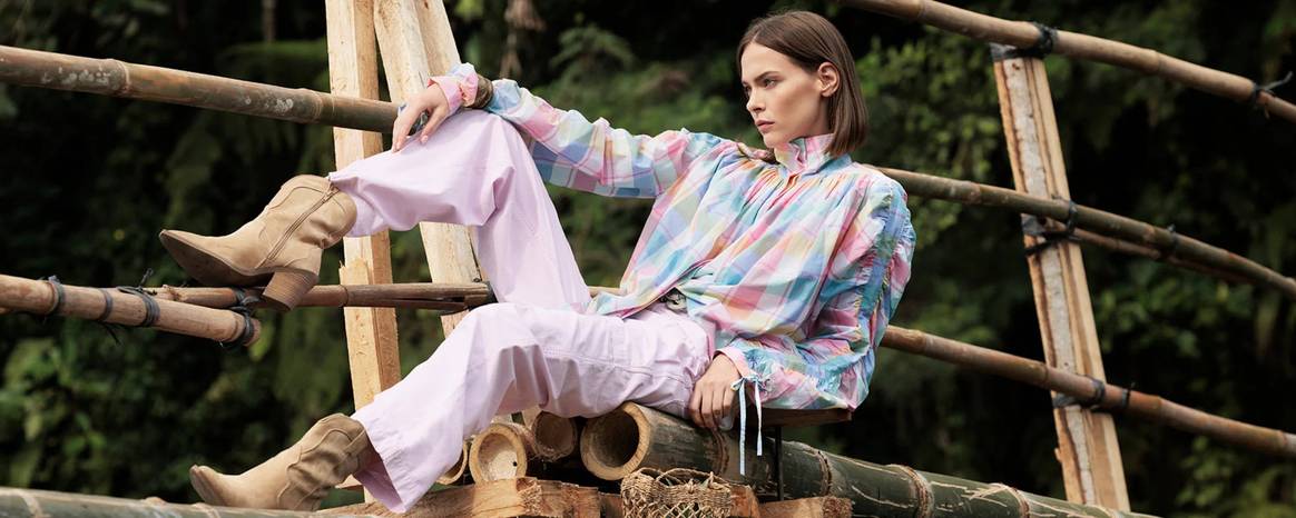 V. De. Vinster campaign imagery.