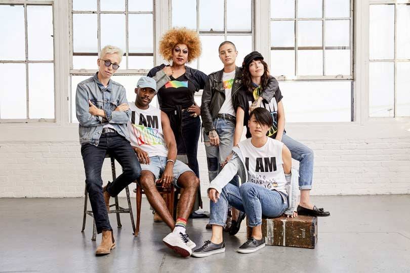 Pride collecties 2018: Slogans, felle kleuren en regenbogen