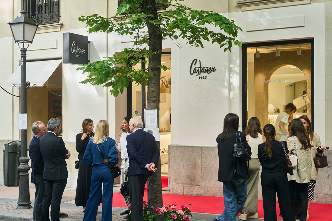 Tienda de Castañer en el número 51 de la calle de Claudio Coello de Madrid (España).