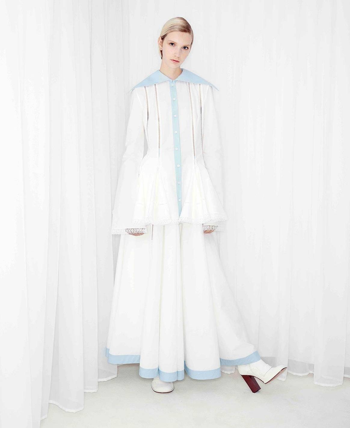 Loewe SS20: Sofisticada y Artesanía