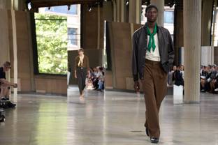 Fashion Week PE26 : Hermès imagine un été en ville
