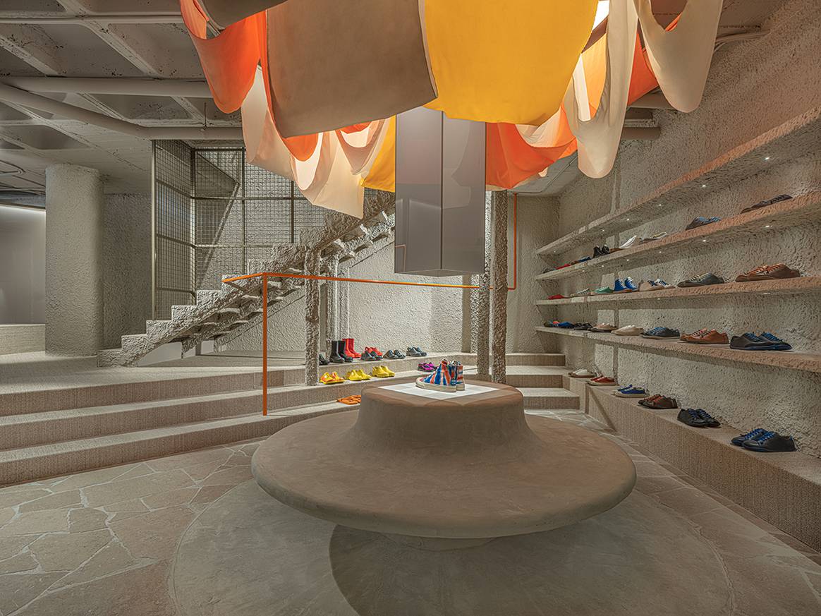 Photo Credits: Can Camper. Nuevo concepto de tienda estrenado por Camper en la calle Colón nº13 de Valencia, España.