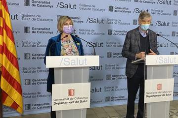 Cataluña reabre centros comerciales y grandes superficies