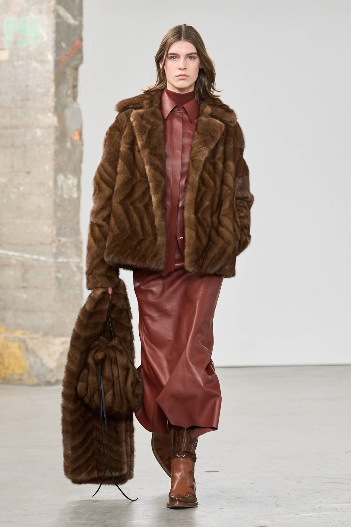 Credits: Gabriela Hearst fw25/©Launchmetrics/spotlight