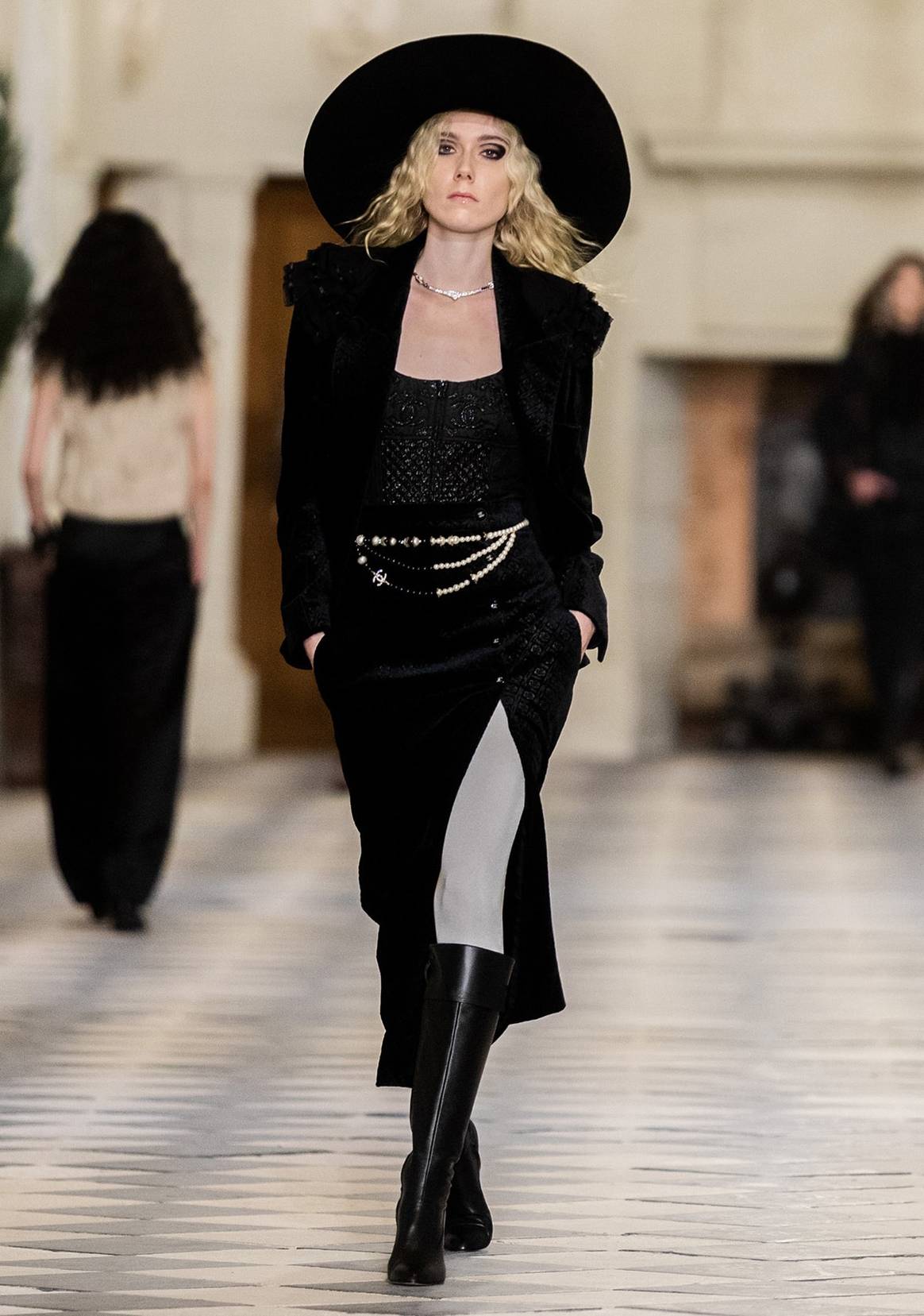 Chanel se embruja del romanticismo del Loira en su última colección Métiers D’art