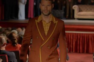 Vídeo: Desfile de Dandy 88, la colección FW22 de Felix Ramiro en la MBFWMadrid