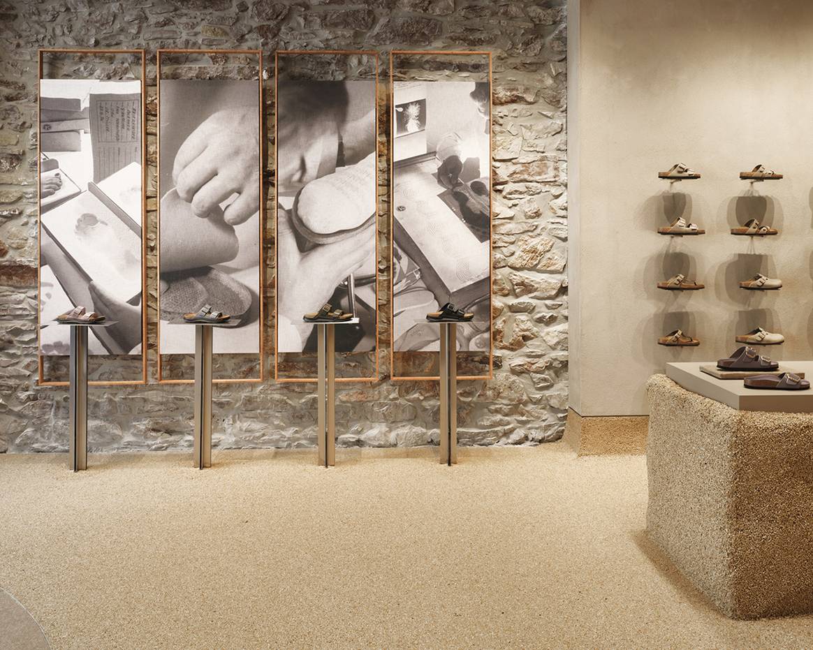 Tienda de Birkenstock en el número 10 de la calle Churruca de San Sebastián (España).