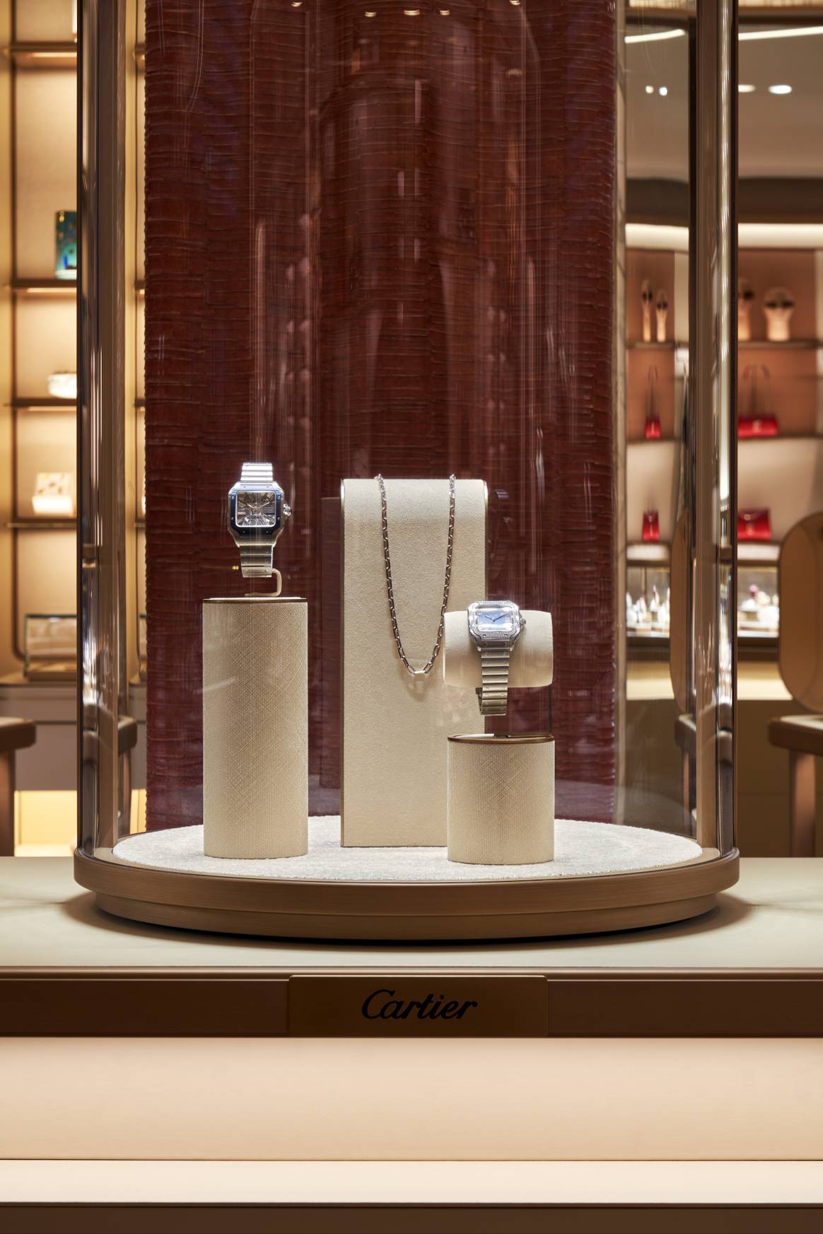 De nieuwe Cartier-winkel op de P.C. Hooftstraat in Amsterdam. Beeld via Cartier / Spice PR / Alexandre Tabaste