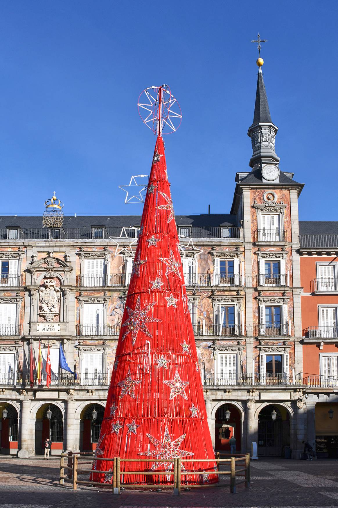 Árbol de Navidad de luz de Madrid diseñado por Roberto Verino.