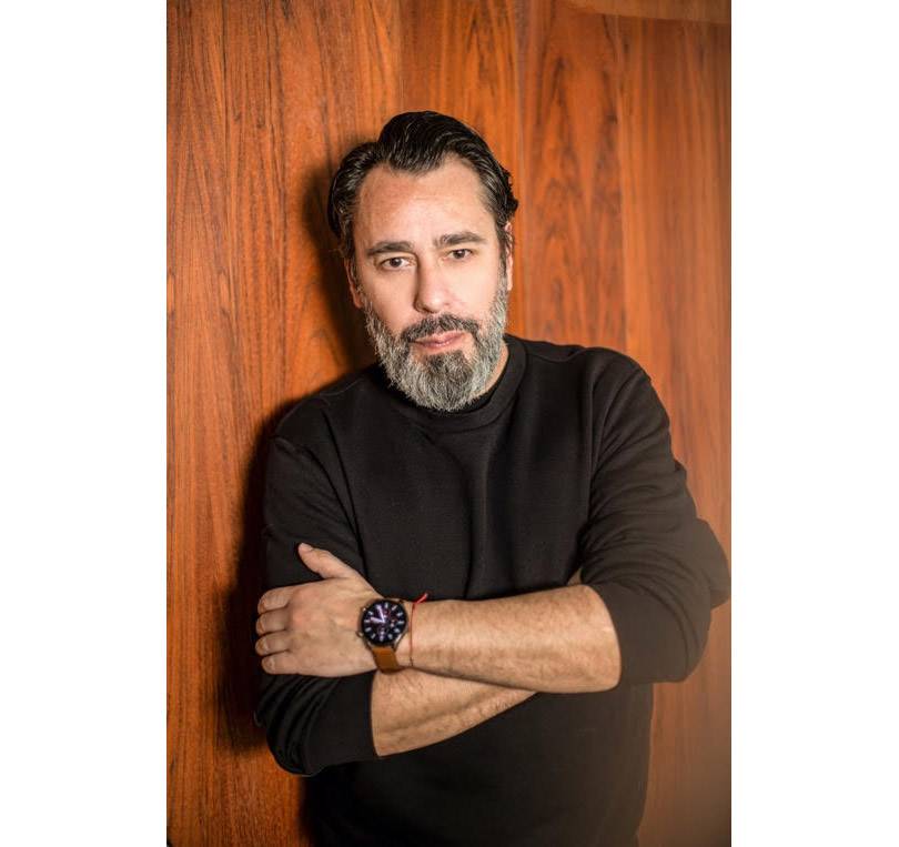 Madrid es Moda: Las nuevas esferas de Amazfit diseñadas por Juanjo Oliva desfilan en Madrid es Moda