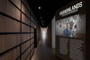 "Fashionlands, Clothes beyond borders" è a Trieste fino al 4 gennaio