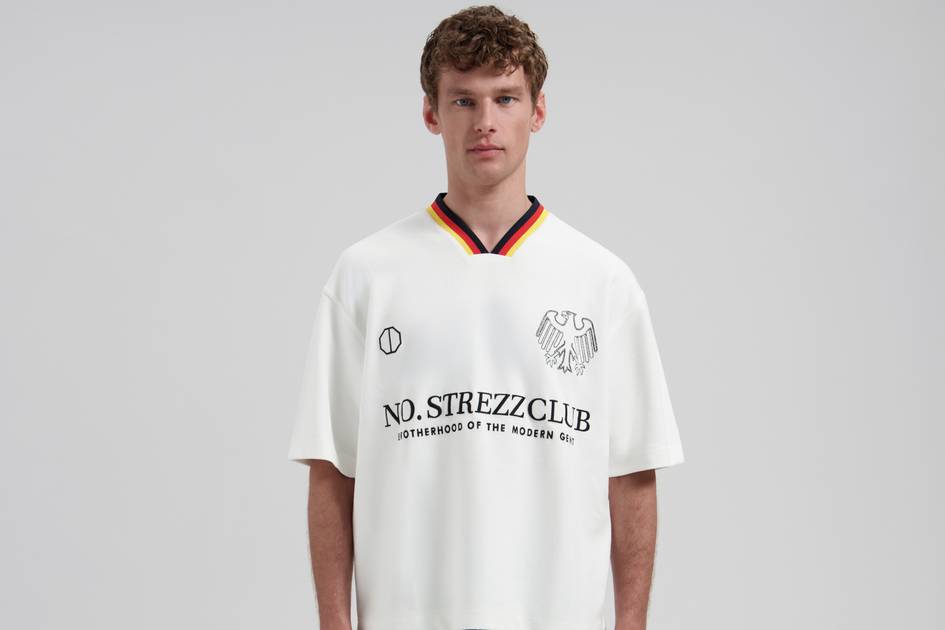 Dstrezzed-lanciert-Champ-Tee-f-r-WM-2026