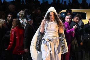 Louis Vuitton, a ritmo de Rosalía