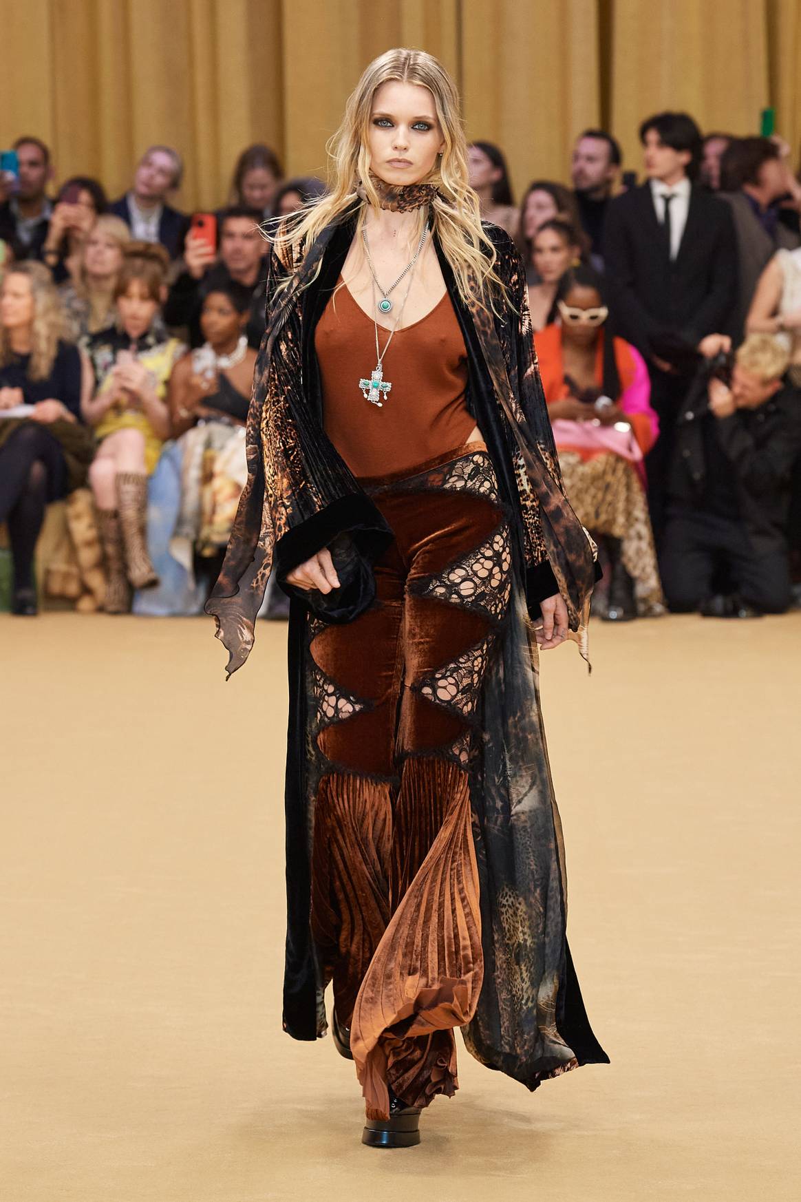 Roberto Cavalli, donna, FW 23, courtesy of Roberto Cavalli