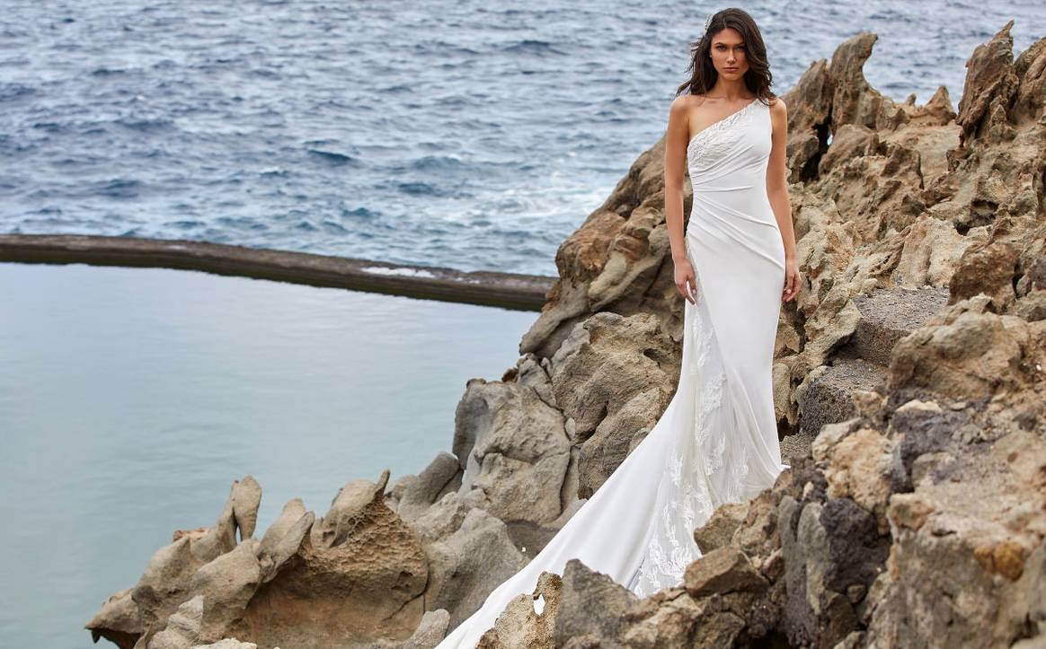 Pronovias presents the new ‘Premiere’ collection