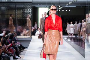 Londres acoge 80 desfiles en su Semana de la Moda, con Burberry a la cabeza