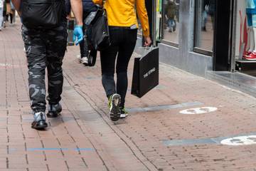 CBS: consumentenvertrouwen verder omlaag