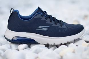 Skechers posts marginal drop in Q4 sales