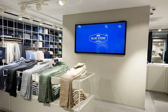 Kijken: WE Blue Store Amsterdam