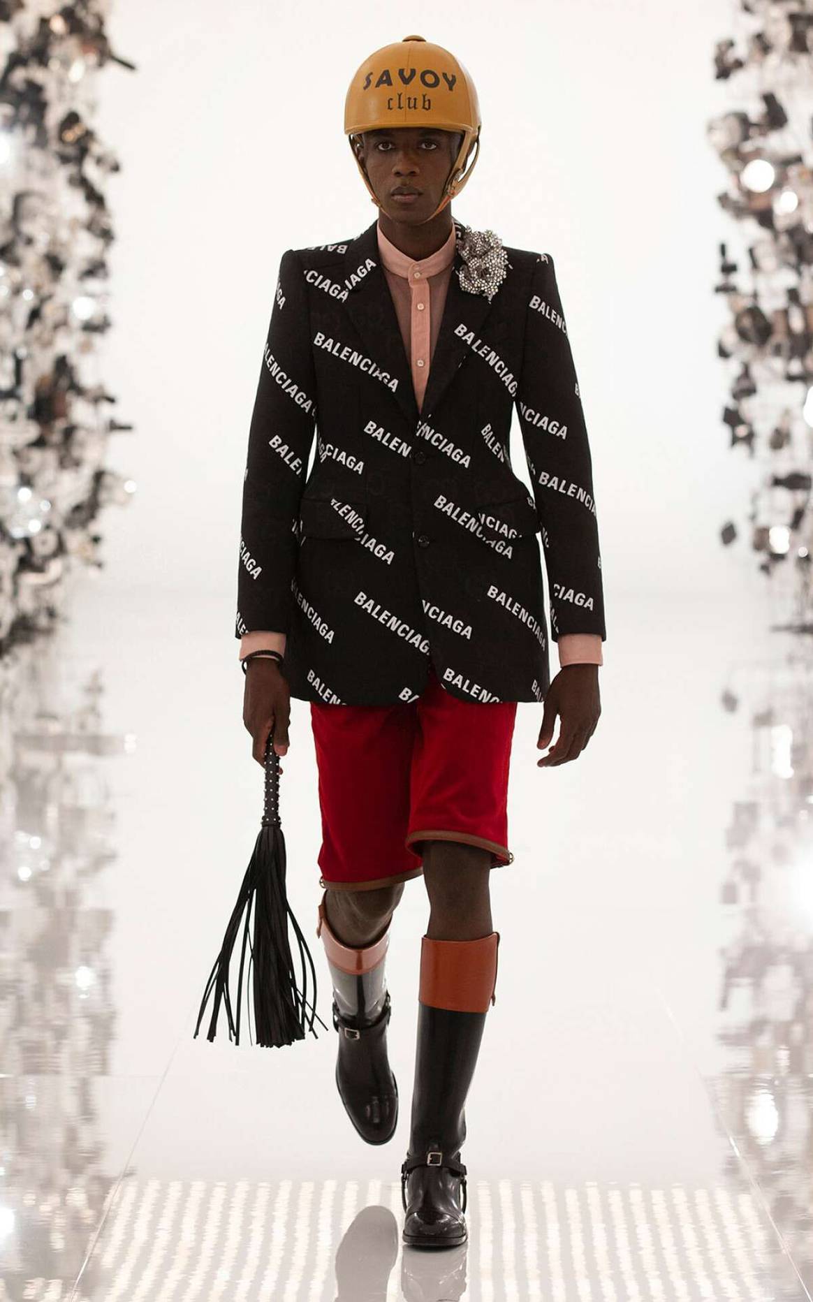 Gucci toca el “aria” por su centenario con un “elogio al aire” y homenajes a su legado, a Balenciaga y a Tom Ford