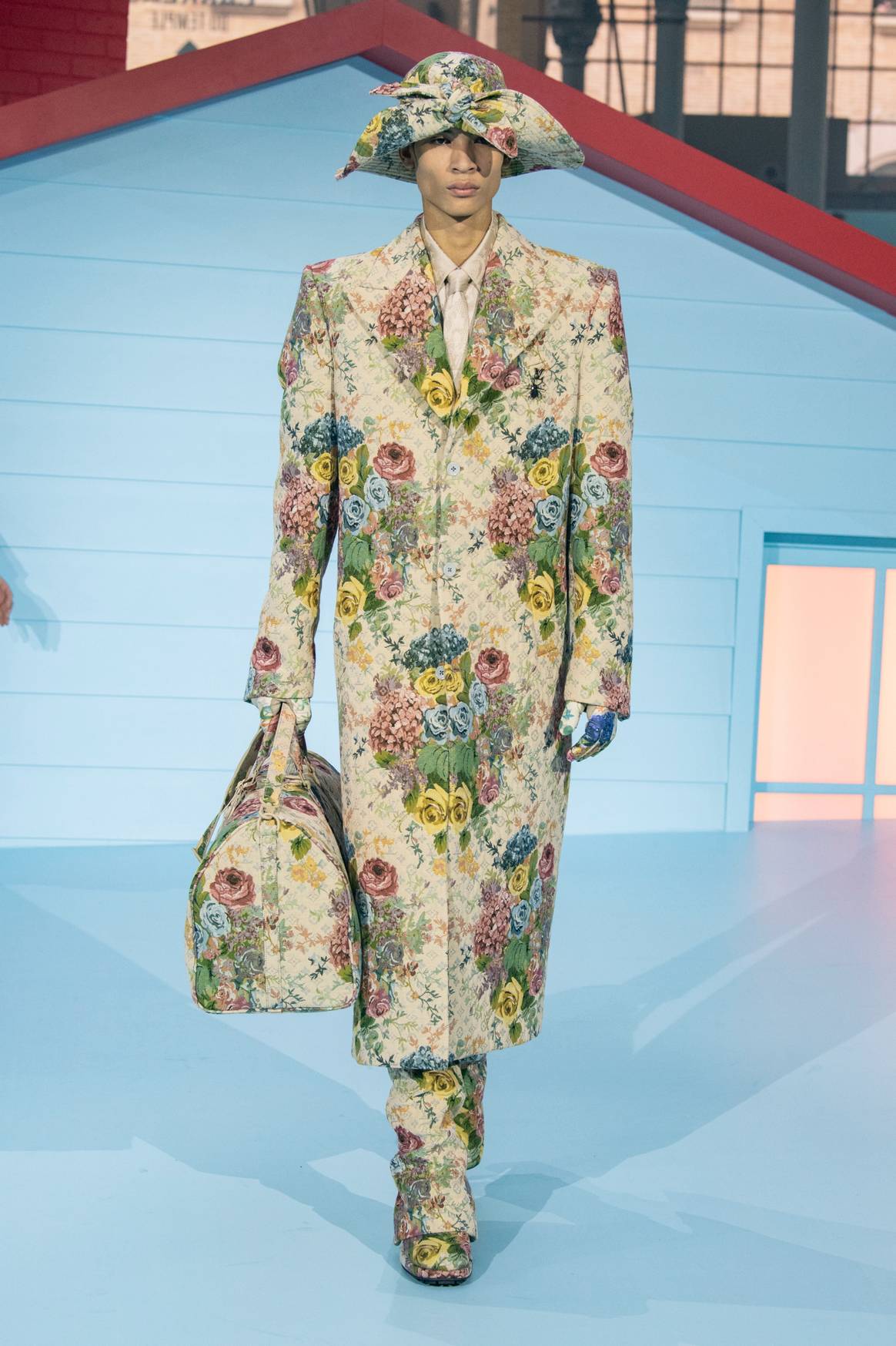 Louis Vuitton FW22,beeld via Catwalkpictures.com