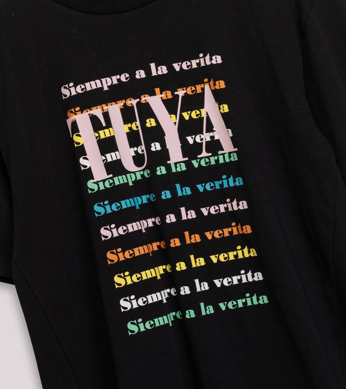 Camiseta Negra Siempre a la Verita Tuya | Dolores Promesas