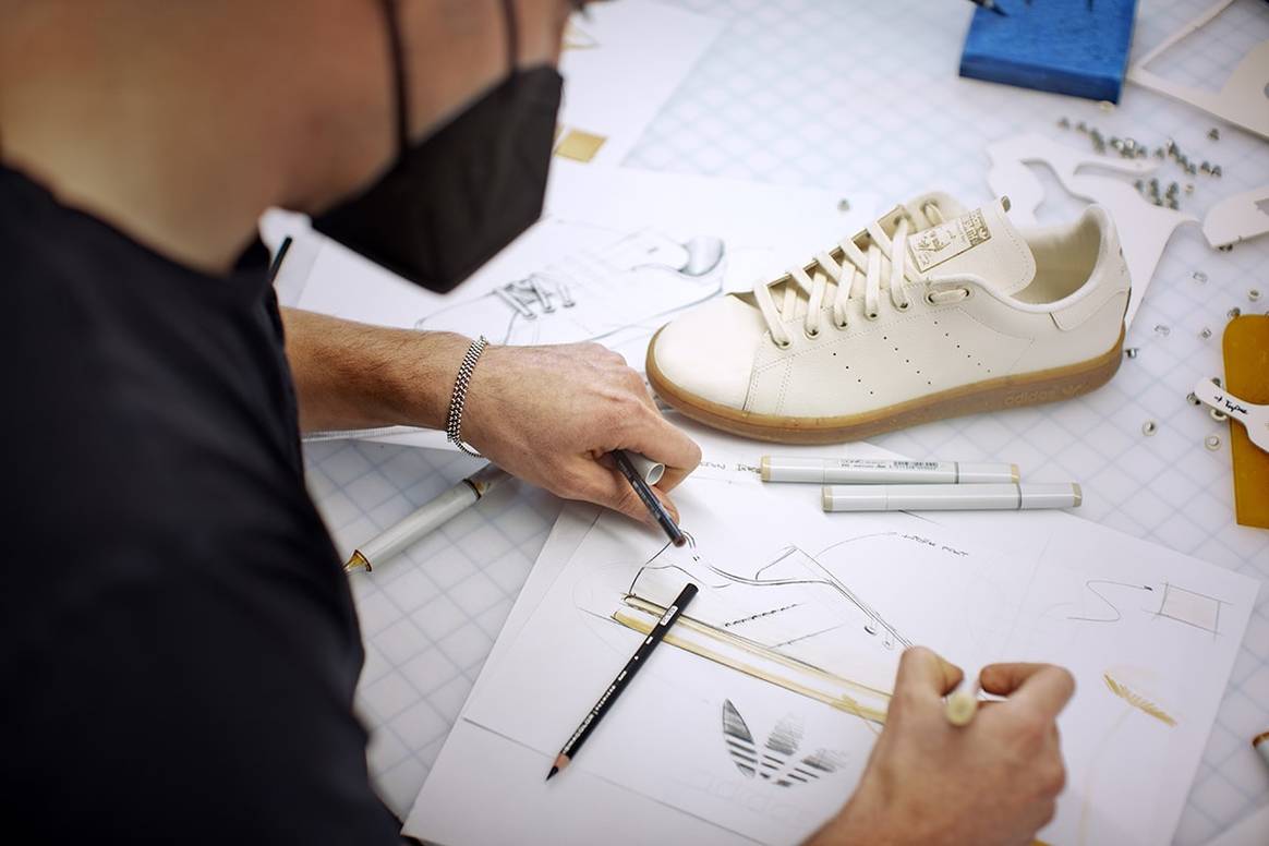 Adidas se suma a la “fiebre” del micelio y presenta sus primeras zapatillas hechas de “cuero de hongos”
