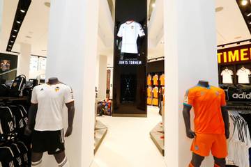 Adidas estrena megastore con el Valencia Club de Fútbol