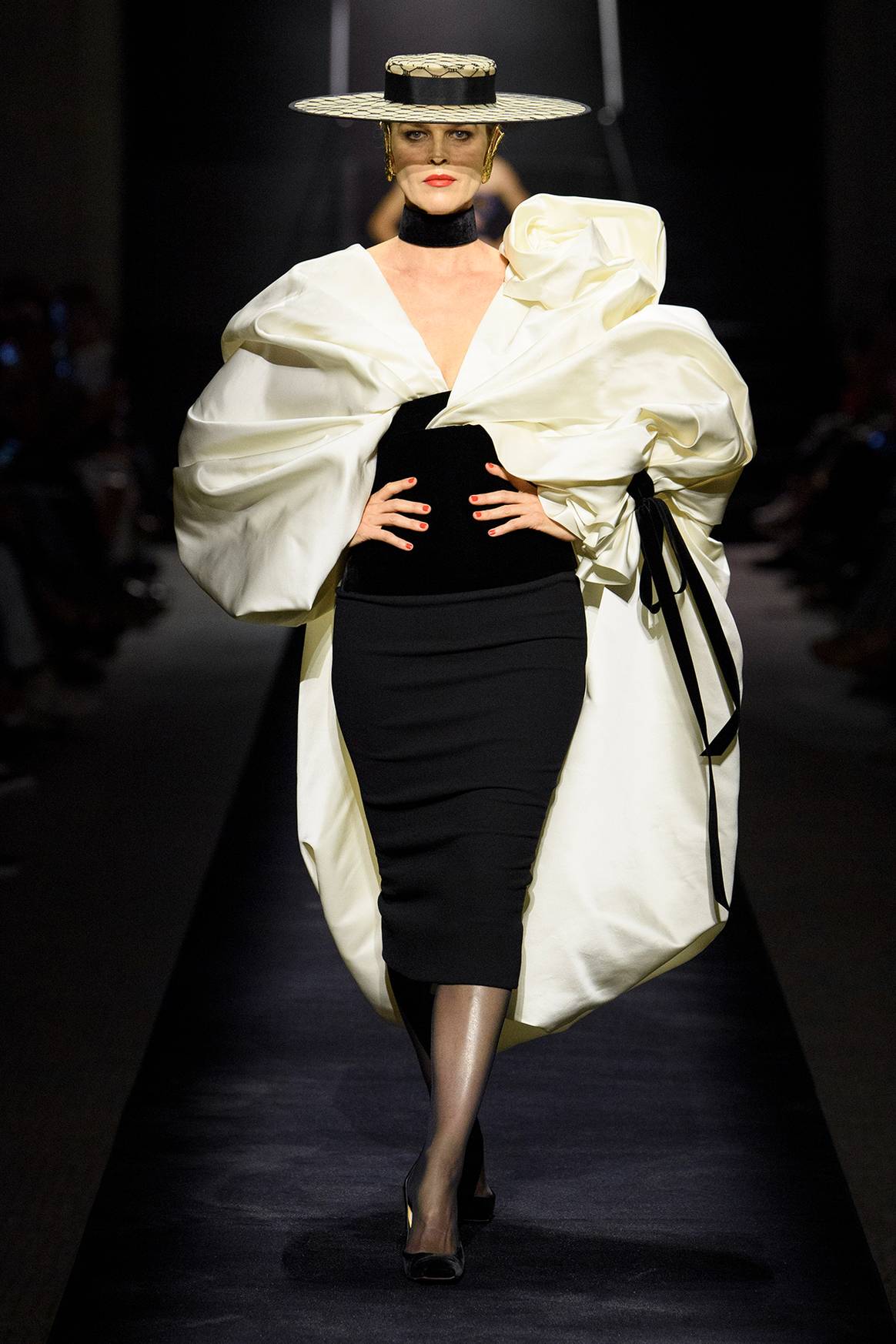 Photo Credits: Schiaparelli, colección alta costura “Renacer” para la temporada Otoño/Invierno 2022/2023 FW22.