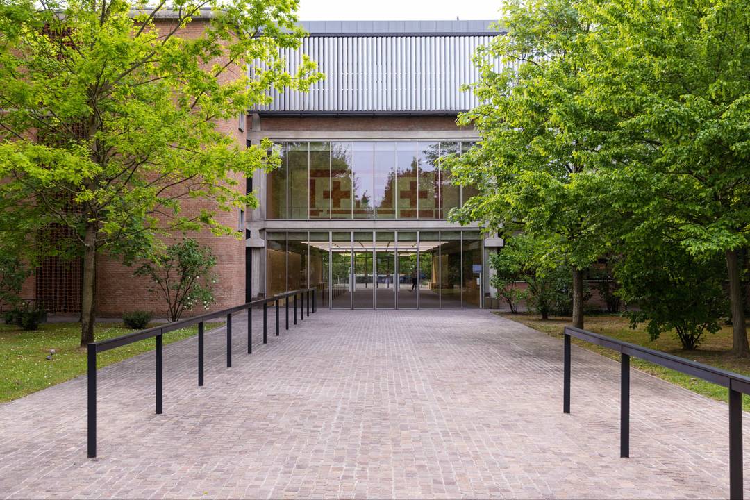 Collezione Maramotti, Ingresso lato est