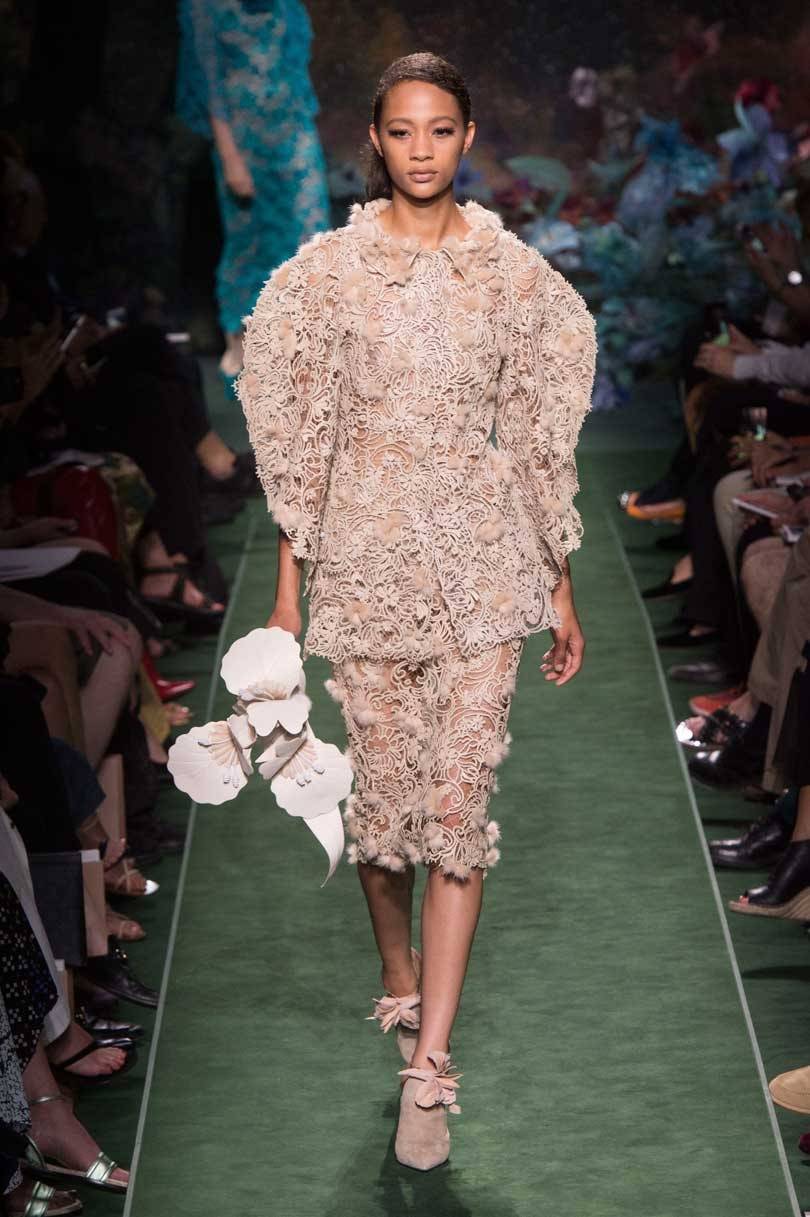 Haute couture: Gaultier à la montagne, Fendi en fleurs pour clôturer les défilés