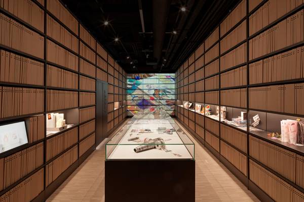 Una mostra a Trieste svela il backstage delle celebrità, dalla fitting room al red carpet