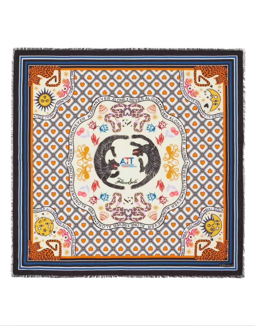 La capsule comprende sciarpe, stole e foulard