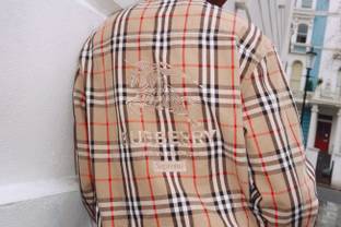 Burberry kollaboriert mit Supreme