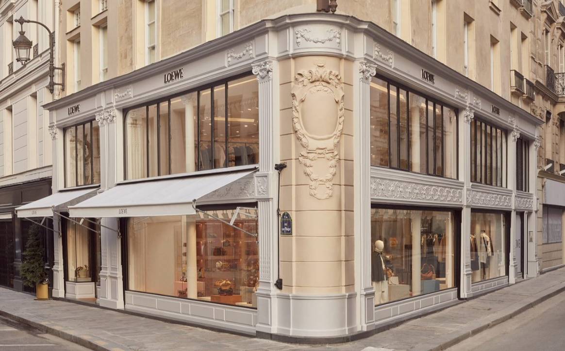 À quoi ressemble la nouvelle boutique parisienne de Loewe ?