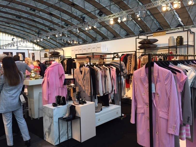 Kleur stoot donkere tinten van de troon tijdens wintereditie Modefabriek