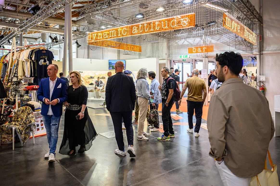 Salón comercial de Pitti Uomo durante su 104ª edición de junio de 2023.