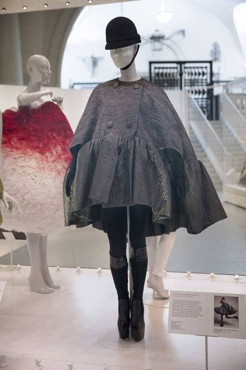 アート・デザイン・音楽 BALENCIAGA SHAPING FASHION Balenciaga Exhibition: Shaping Fashion - Bendigo Art Gallery
