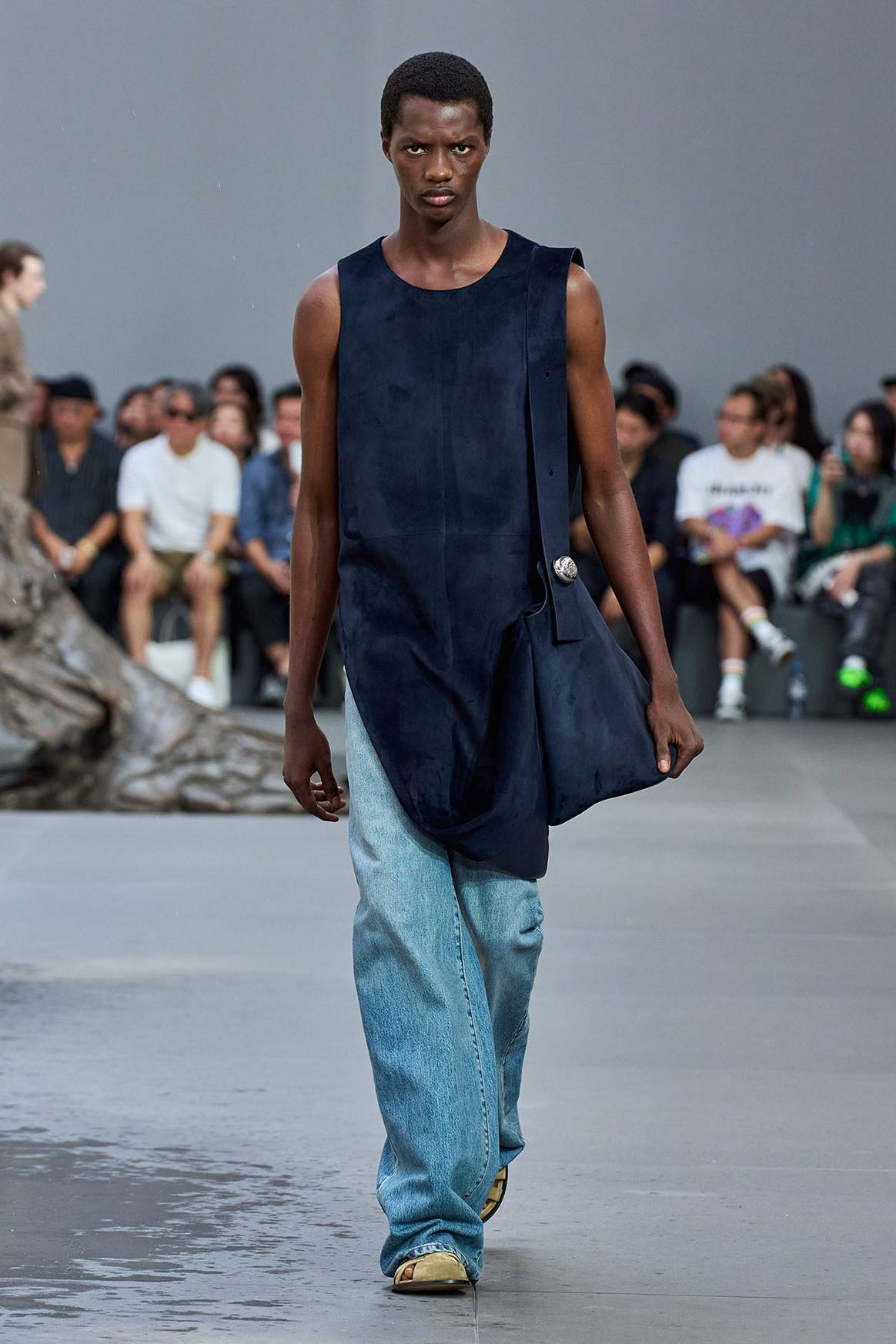 Créditos: Loewe, desfile de presentación de la colección masculina para la temporada de Verano SS24. Fotografía de cortesía.