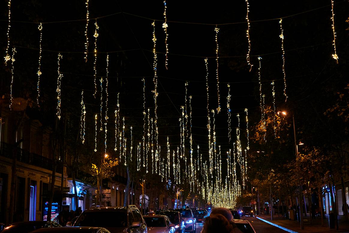 Luces de Navidad de Madrid diseñadas por Pedro del Hierro.