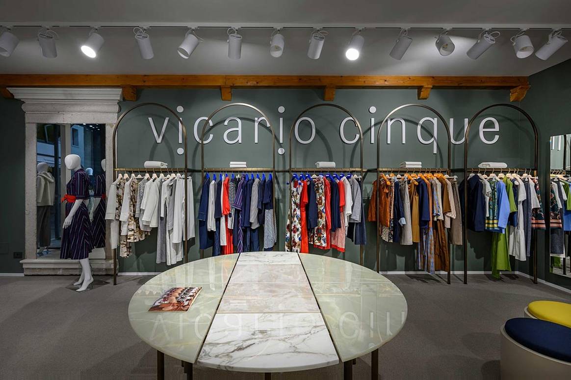 Laurea, master e mente aperta per lavorare da Vicario Cinque