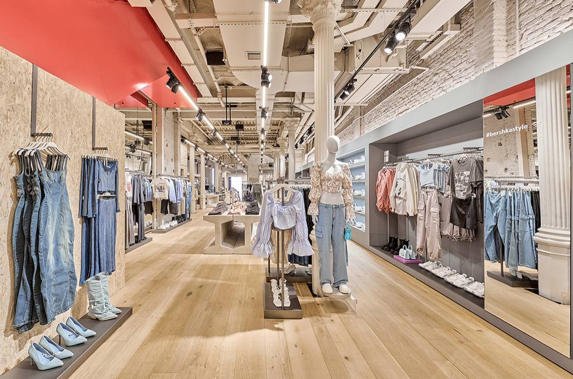 Photo Credits: Nueva tienda de Bershka en la Avinguda del Portal de l’Àngel de Barcelona. Fotografía de cortesía.