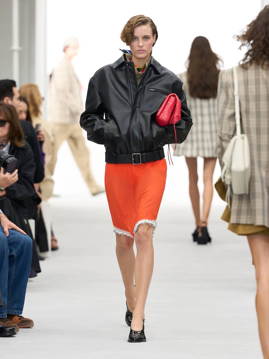 Loewe, sfilata di presentazione delle collezioni donna e uomo per la Primavera/Estate 2027.