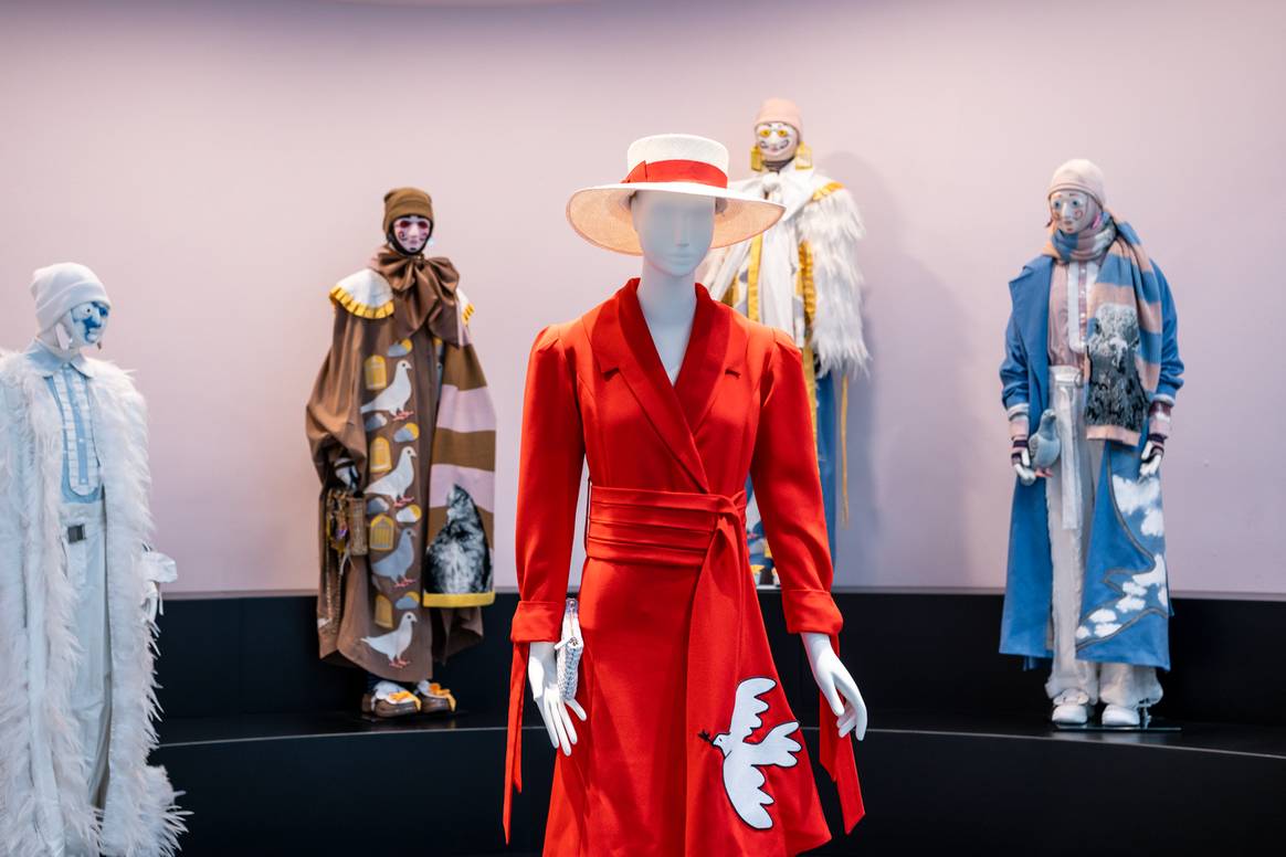 De ontwerpen van Pol Vogels in Modemuseum Hasselt. Beeld via Modemuseum Hasselt.